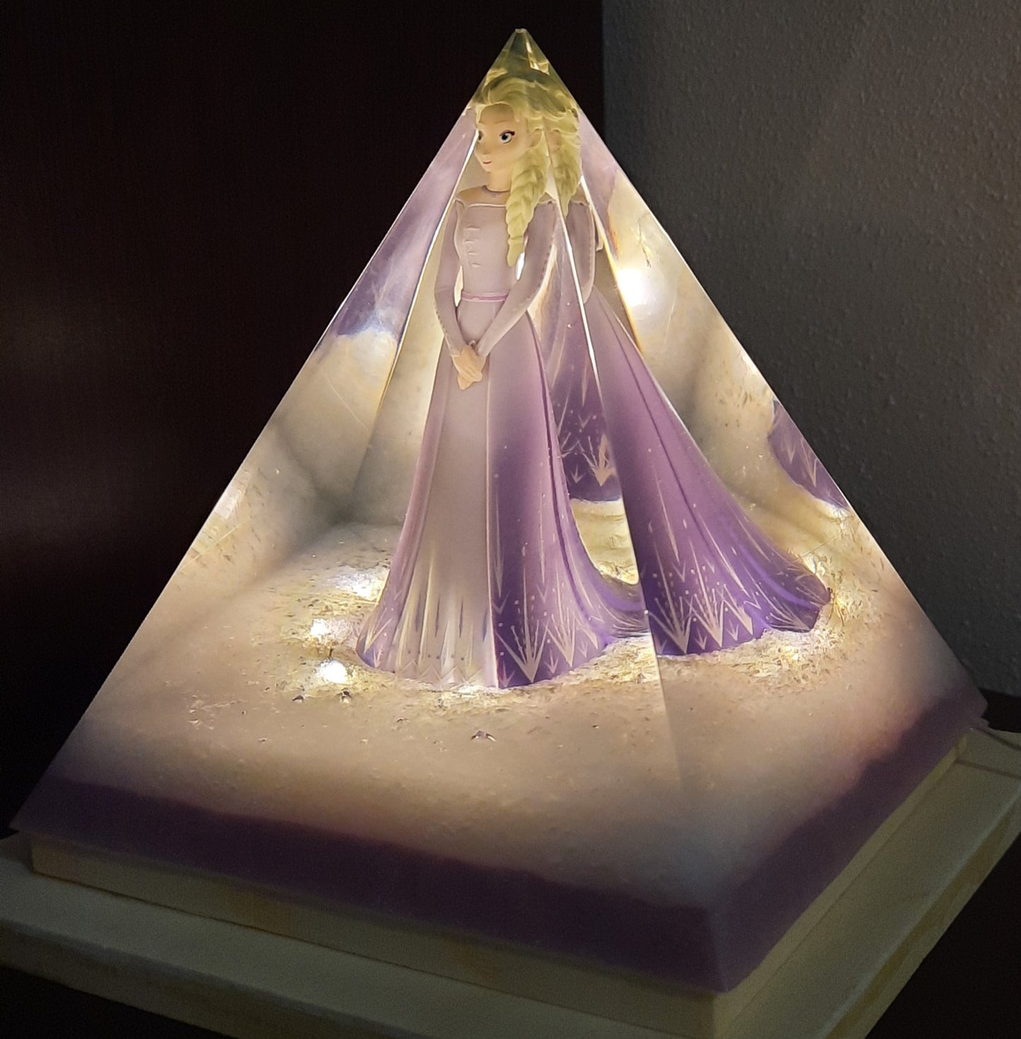 Objects: Fantasy Pyramid Light